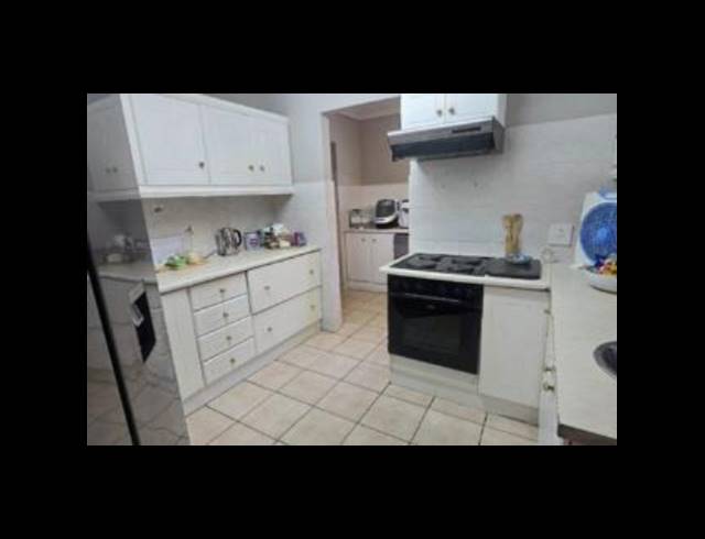 3 bed property to rent in BAYSVALLEY